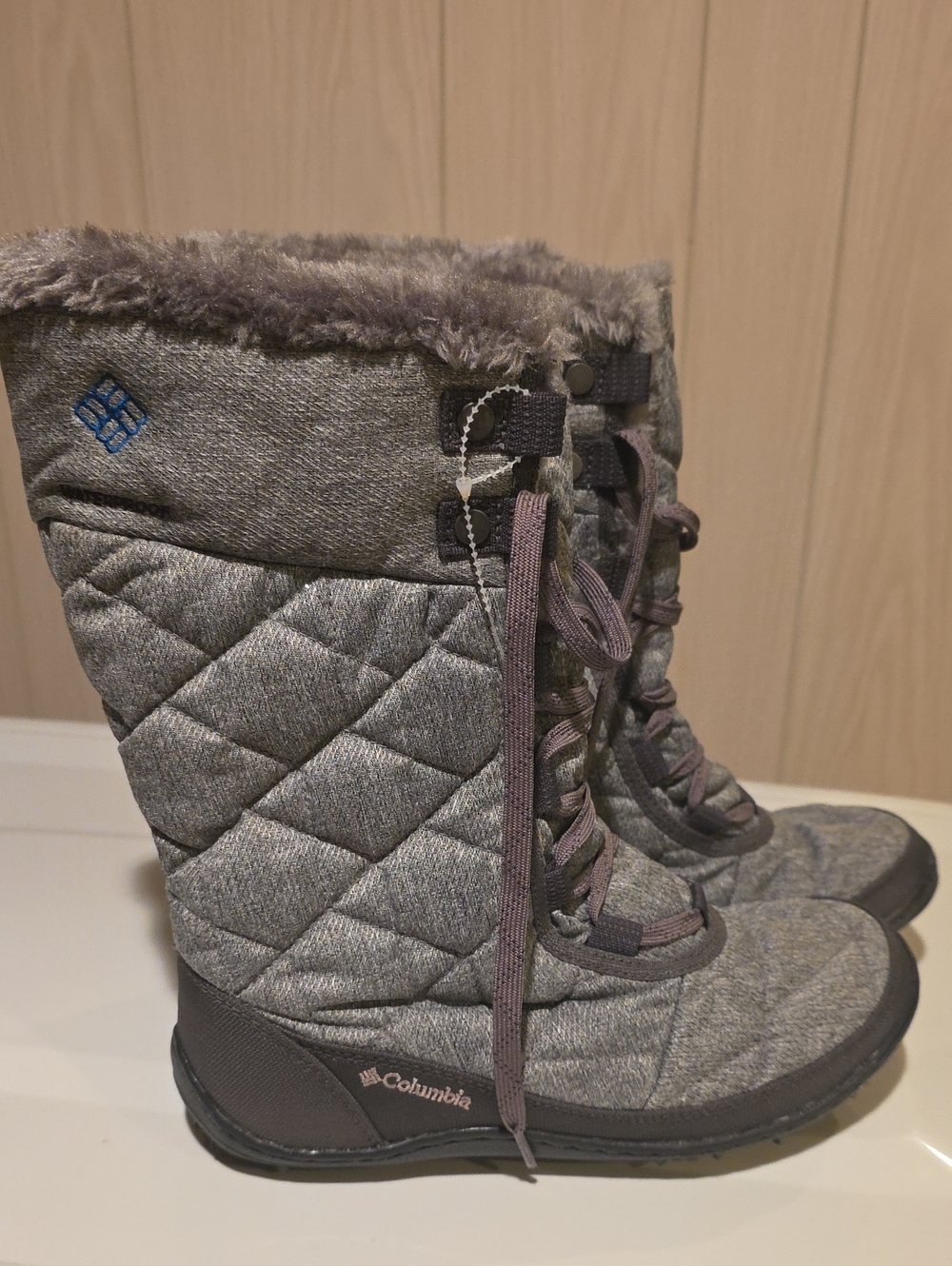 Columbia Quilted Gray Women's Winter Lace-Up Boots with Faux Fur